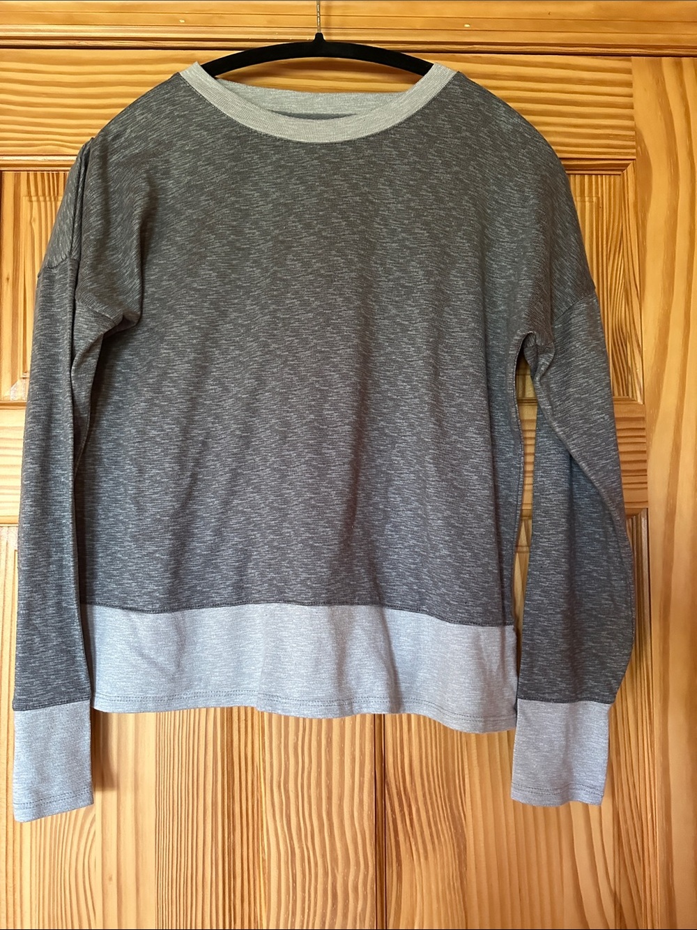 Jaclyn intimates women’s Two-Tone Gray Crewneck top size S